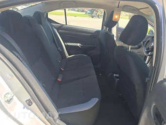 2025 Nissan Versa S – miniatura 16