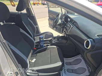 2025 Nissan Versa S – miniatura 18