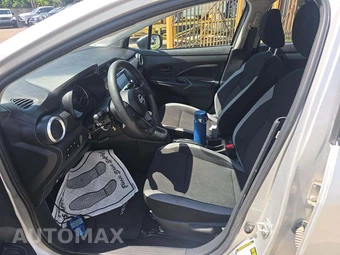 2025 Nissan Versa S – miniatura 6