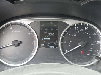 2025 Nissan Versa S – miniatura 9