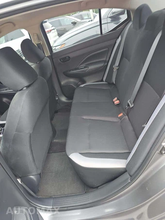 2025 Nissan Versa S – miniatura 13