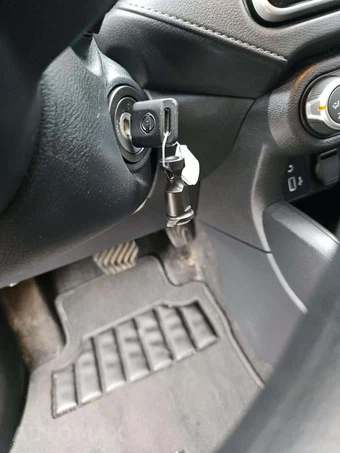 2025 Nissan Versa S – miniatura 8