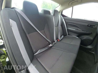 2025 Nissan Versa S – miniatura 16