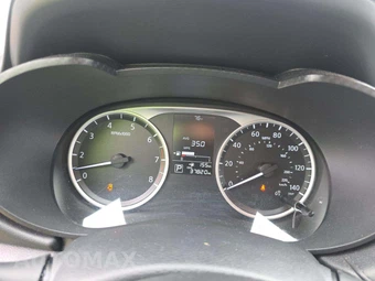 2025 Nissan Versa S – miniatura 9