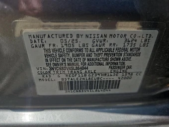 2025 Nissan Versa S – miniatura 11