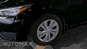 2025 Nissan Versa S – miniatura 7