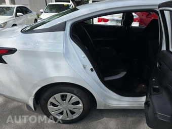 2025 Nissan Versa S - miniatura 13