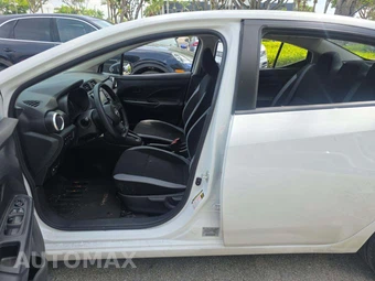 2025 Nissan Versa S - miniatura 3