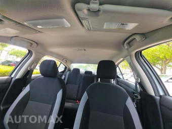 2025 Nissan Versa S - miniatura 8