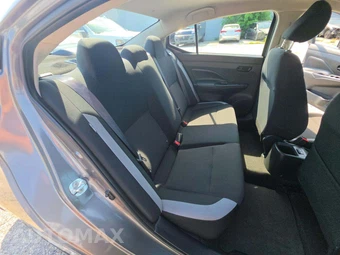 2025 Nissan Versa S – miniatura 16