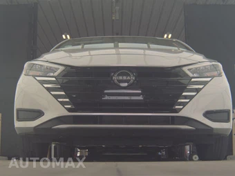 2025 Nissan Versa S – miniatura 3