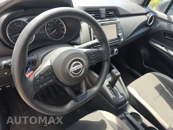 2025 Nissan Versa S – miniatura 11