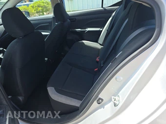 2025 Nissan Versa S – miniatura 13