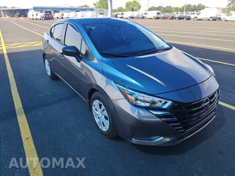2025 Nissan Versa S – miniatura 3