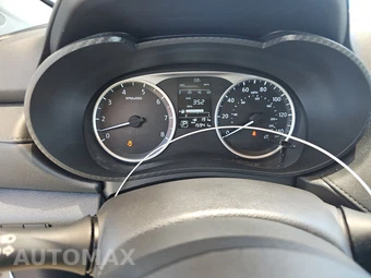 2025 Nissan Versa S – miniatura 12