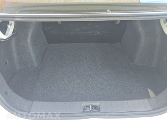 2025 Nissan Versa S – miniatura 16