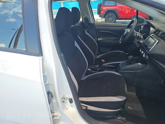 2025 Nissan Versa S – miniatura 8