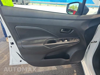 2025 Nissan Versa S – miniatura 9