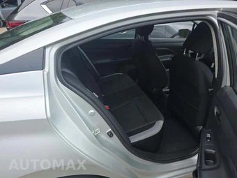2025 Nissan Versa S – miniatura 16