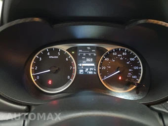 2025 Nissan Versa S – miniatura 12
