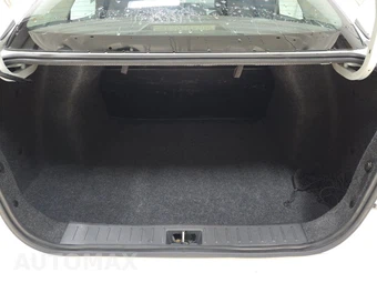 2025 Nissan Versa S – miniatura 16