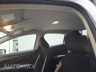 2025 Nissan Versa S – miniatura 18