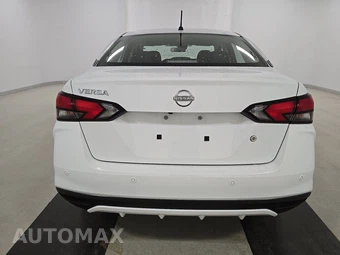 2025 Nissan Versa S – miniatura 5