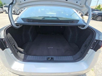 2025 Nissan Versa SR – miniatura 14