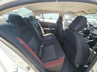 2025 Nissan Versa SR – miniatura 16