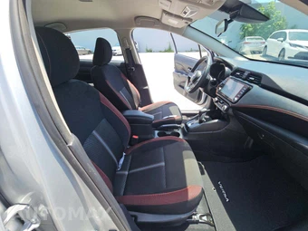 2025 Nissan Versa SR – miniatura 18