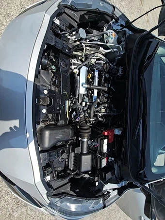 2025 Nissan Versa SR – miniatura 21