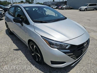2025 Nissan Versa SR – miniatura 4