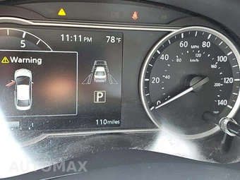 2025 Nissan Versa SR – miniatura 9