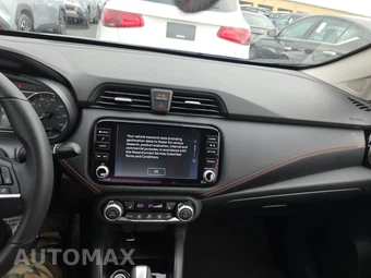2025 Nissan Versa SR – miniatura 11