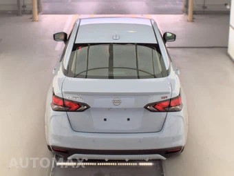 2025 Nissan Versa SR – miniatura 5