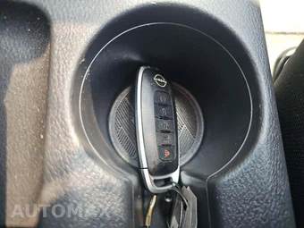 2025 Nissan Versa SR – miniatura 8