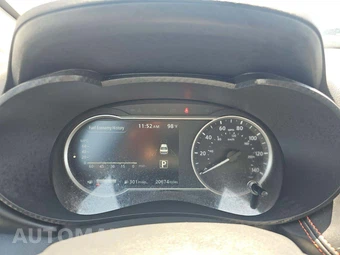 2025 Nissan Versa SR – miniatura 9