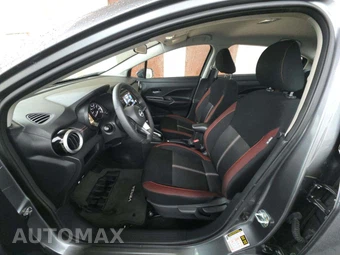 2025 Nissan Versa SR - miniatura 3