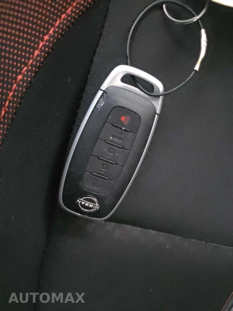 2025 Nissan Versa SR - miniatura 5