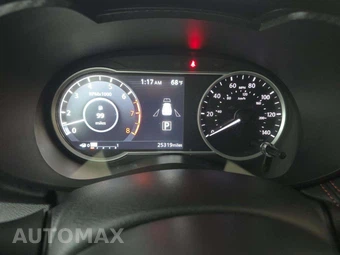 2025 Nissan Versa SR - miniatura 6