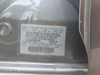 2025 Nissan Versa SR – miniatura 5