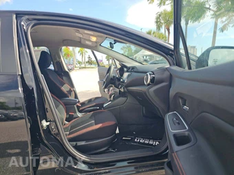 2025 Nissan Versa SR - miniatura 15