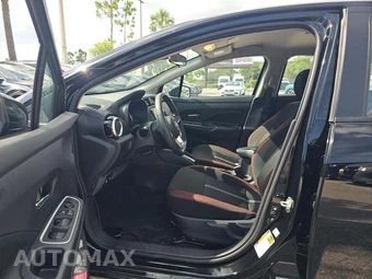 2025 Nissan Versa SR - miniatura 3