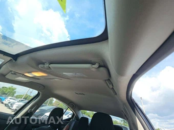 2025 Nissan Versa SR - miniatura 8