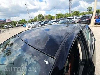 2025 Nissan Versa SR - miniatura 9