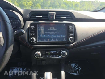2025 Nissan Versa SR - miniatura 10