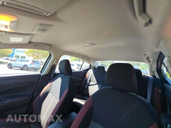 2025 Nissan Versa SR - miniatura 11