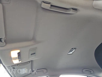 2025 Nissan Versa SR – miniatura 17