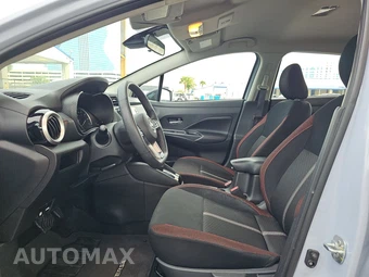 2025 Nissan Versa SR – miniatura 7