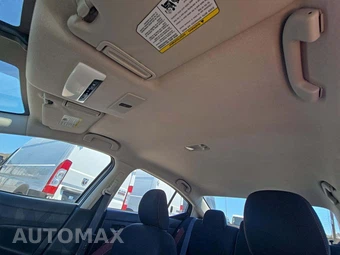 2025 Nissan Versa SR – miniatura 11